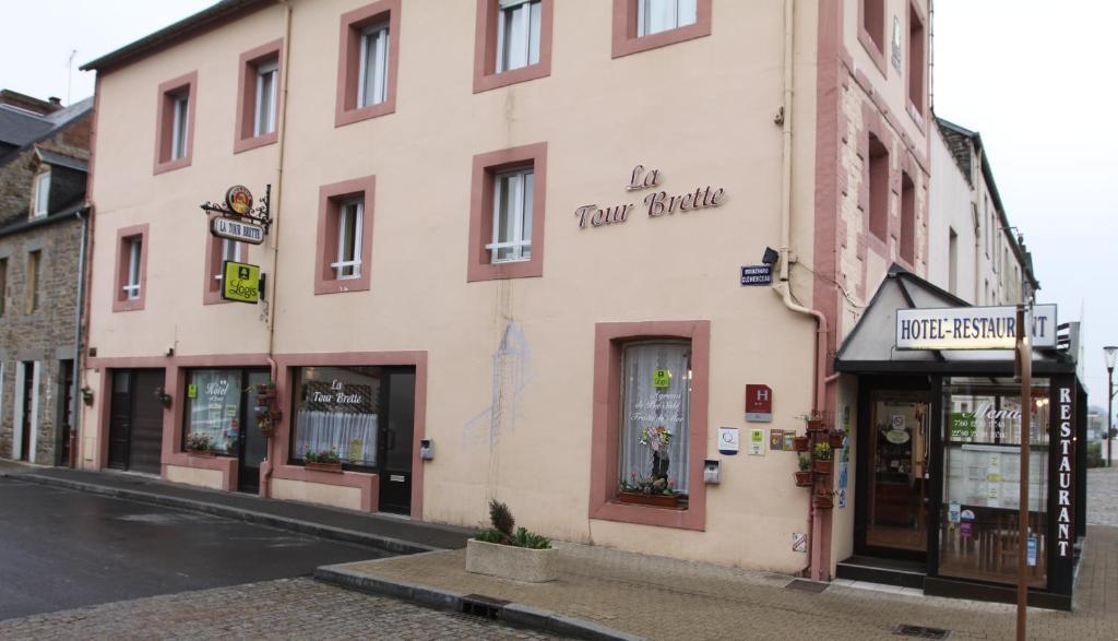Logis Hotel Et Restaurant La Tour Brette Pontorson Exterior foto